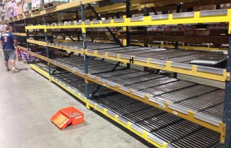 Recent projects - Pallet racks in warehouse with steel decking