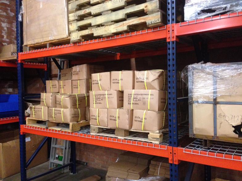 Mecalux Rack Wire Decking in use in warehouse