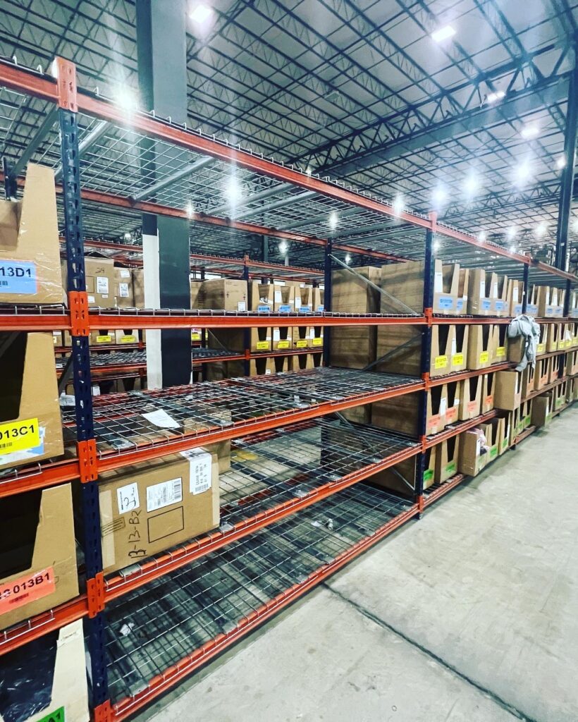 Pick Location Shelving for a warehouse, Mecalux wide span shelving/bulk racking